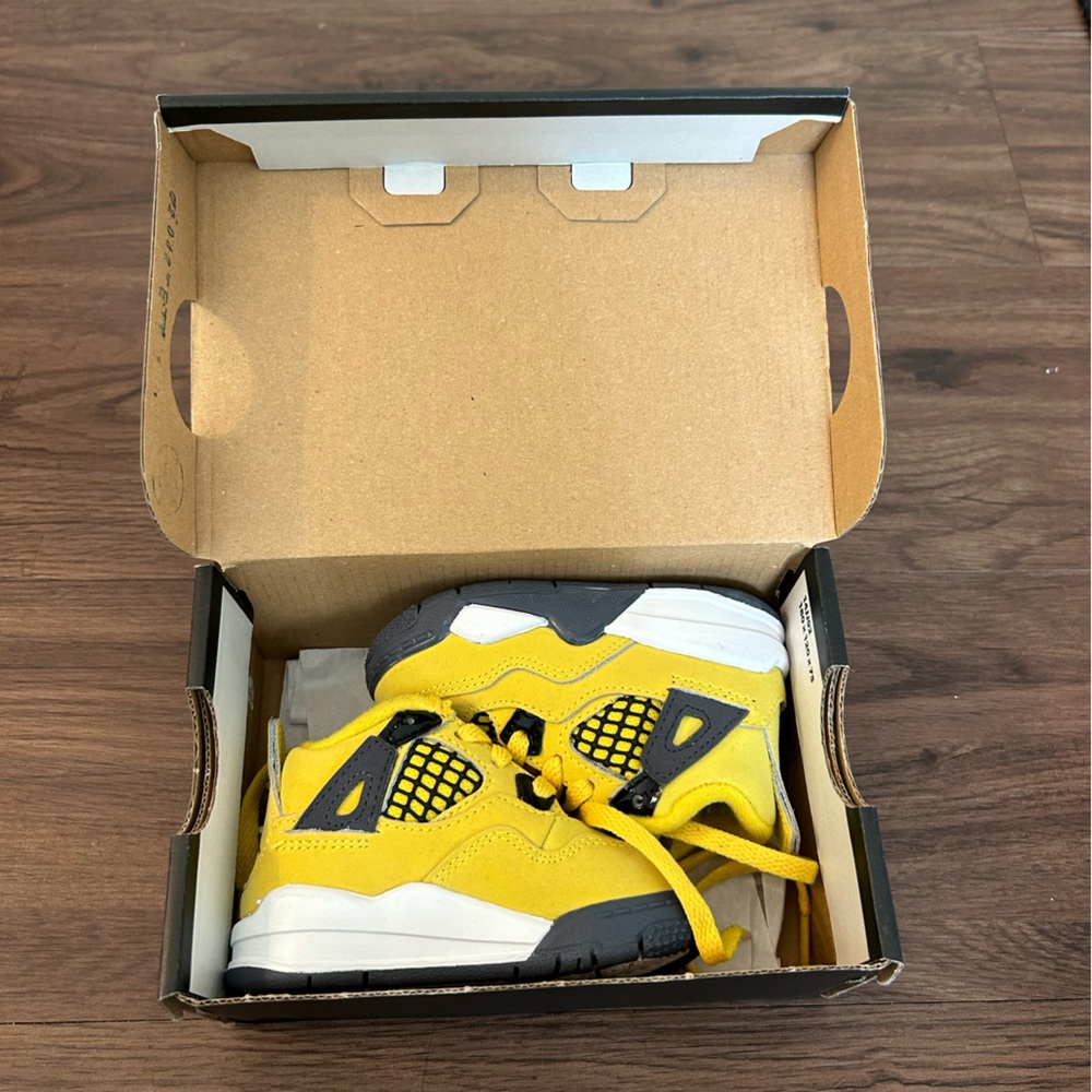 AIR JORDAN 4 Retro TD thunder